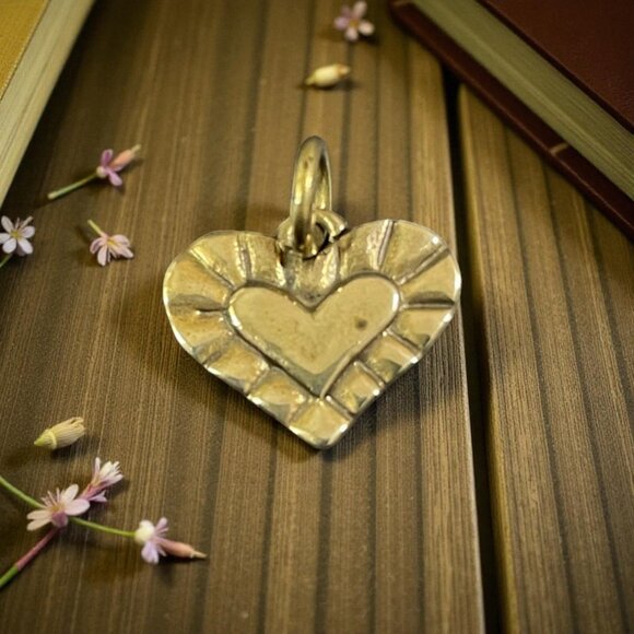 Vintage Jeep Collins JEC Brass Heart Charm / Pendant RETIRED - Picture 3 of 9